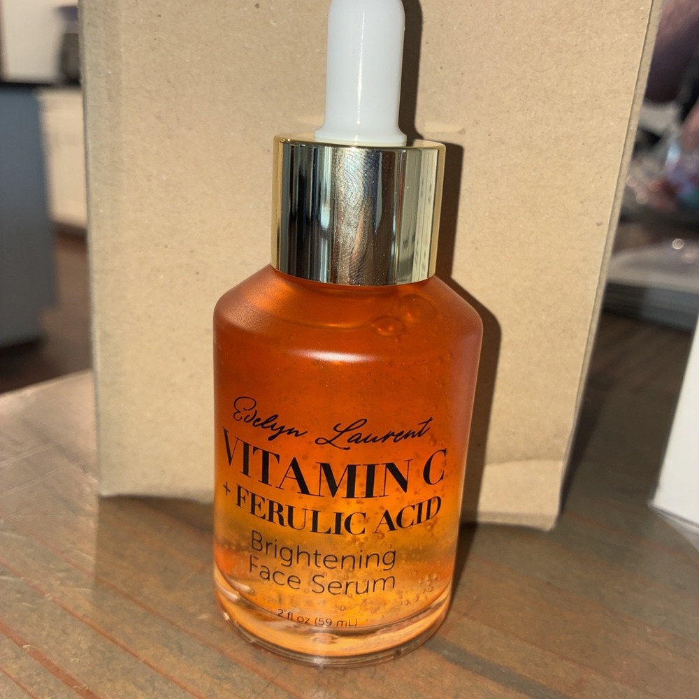 Evelyn Laurent Vitamin C + Ferulic Acid  Brightening serum -2 oz / 59ml Face New